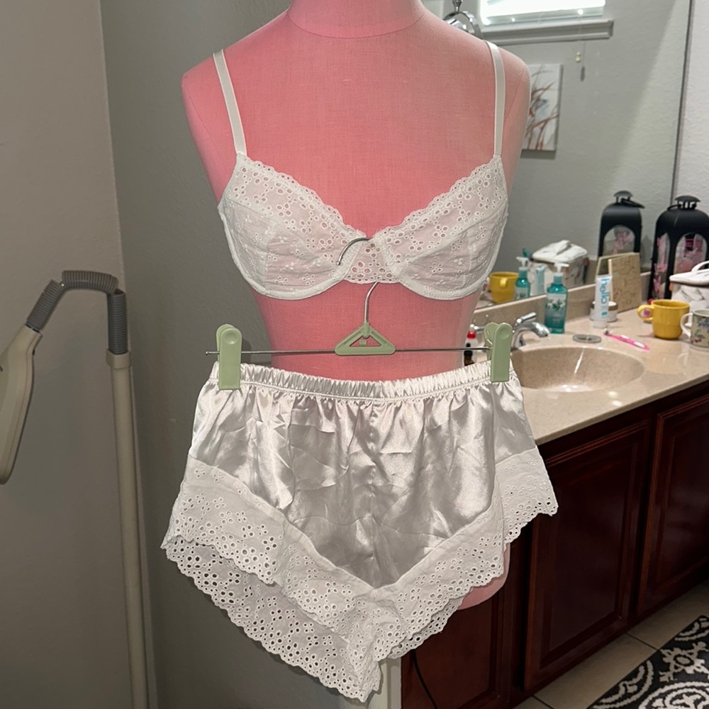 Cute and Sexy Lacy Bra and Panty set NWOT